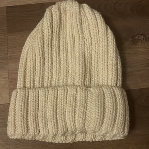 Soft Cozy Crème Beanie